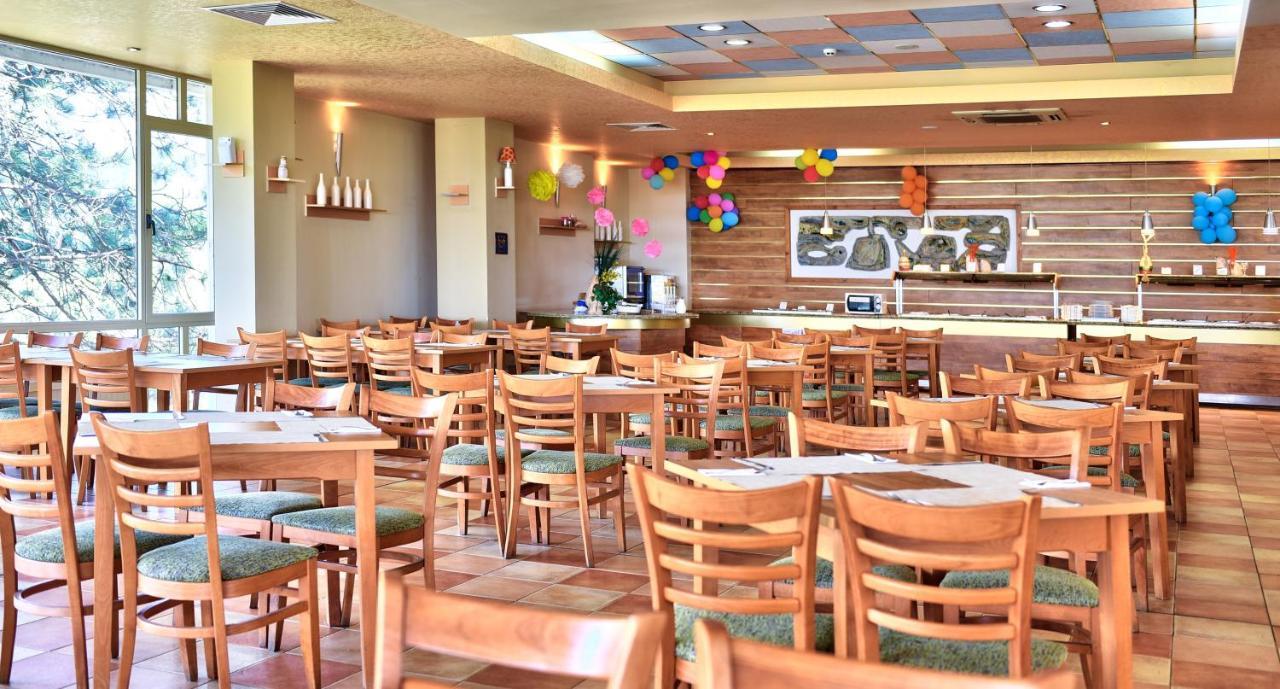 Hotel Sandy Beach Albena Exterior photo
