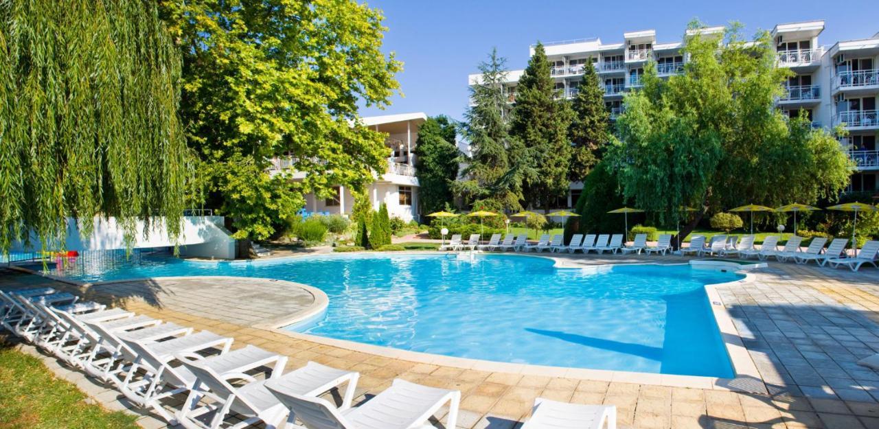 Hotel Sandy Beach Albena Exterior photo