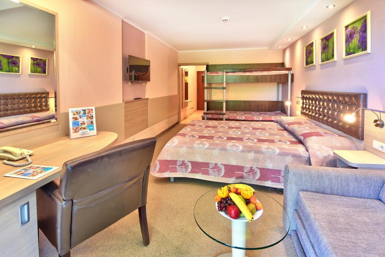 Hotel Sandy Beach Albena Exterior photo