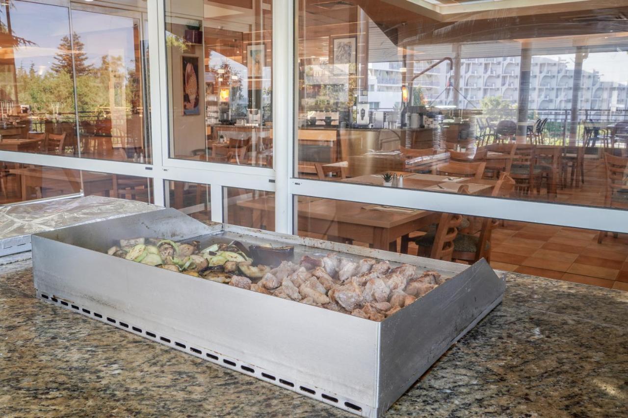 Hotel Sandy Beach Albena Exterior photo