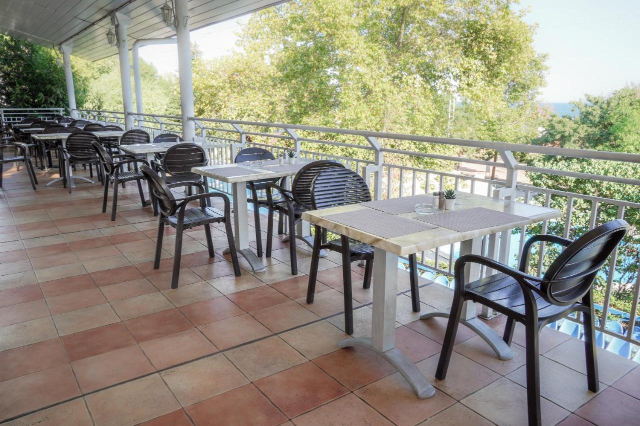 Hotel Sandy Beach Albena Exterior photo